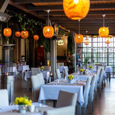 Hotel Restaurant Alesia Corunca Extérieur photo