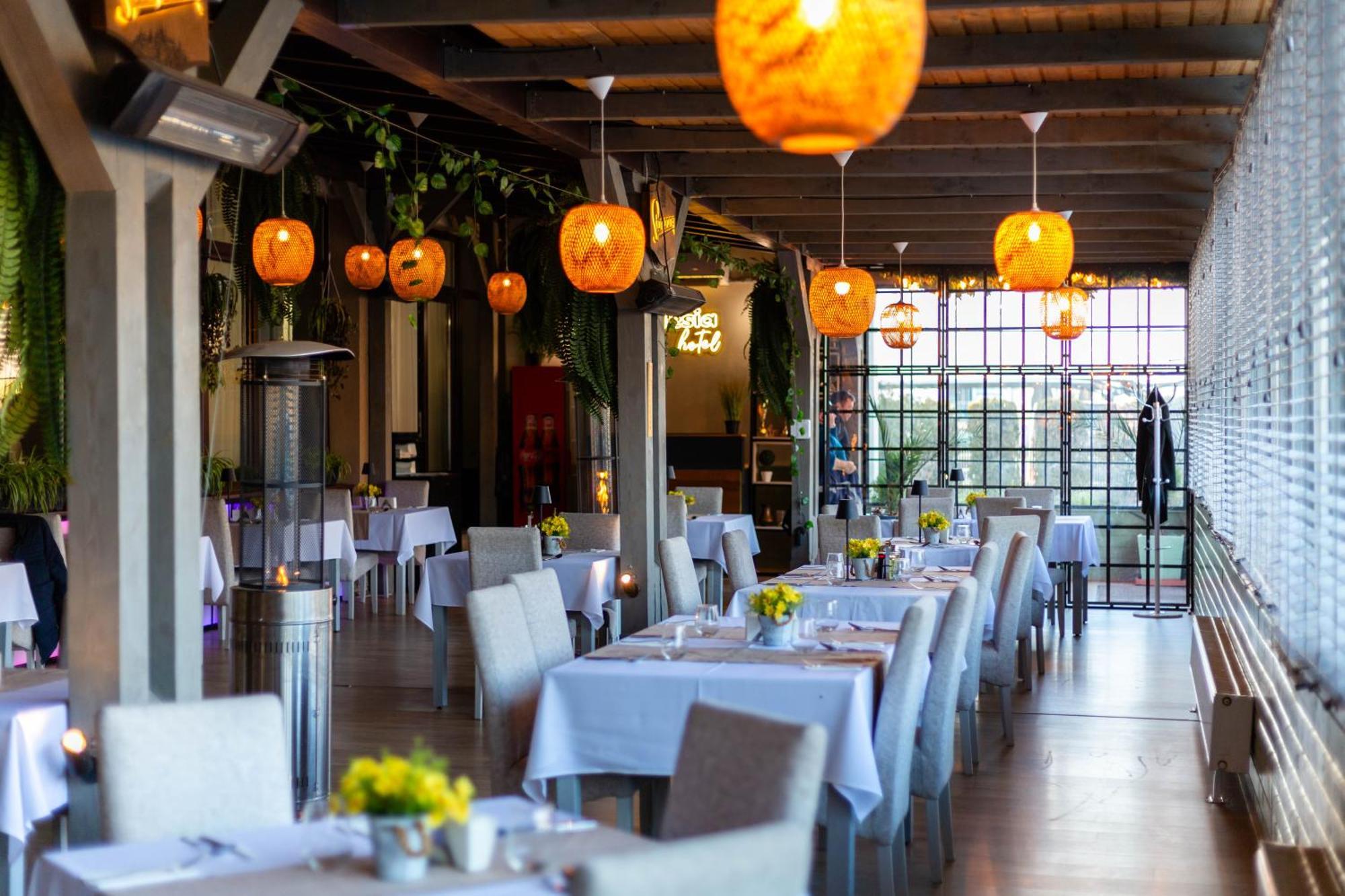 Hotel Restaurant Alesia Corunca Extérieur photo