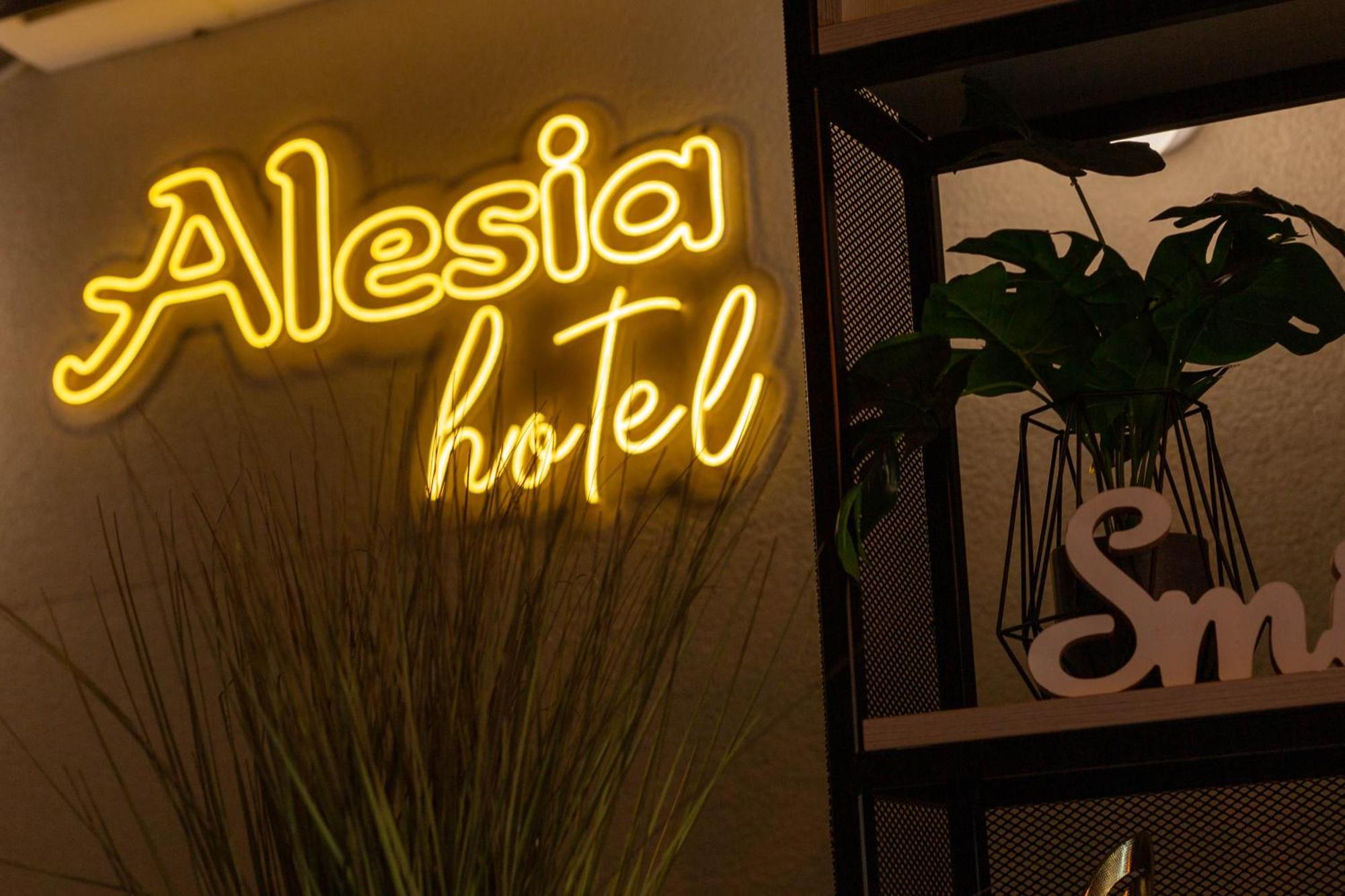Hotel Restaurant Alesia Corunca Extérieur photo